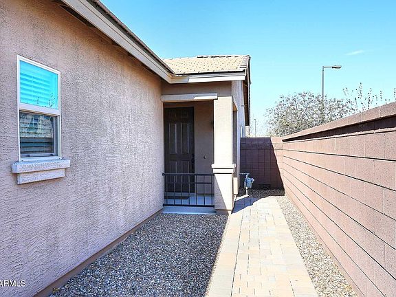 3rd image of 784 W LEADWOOD Avenue