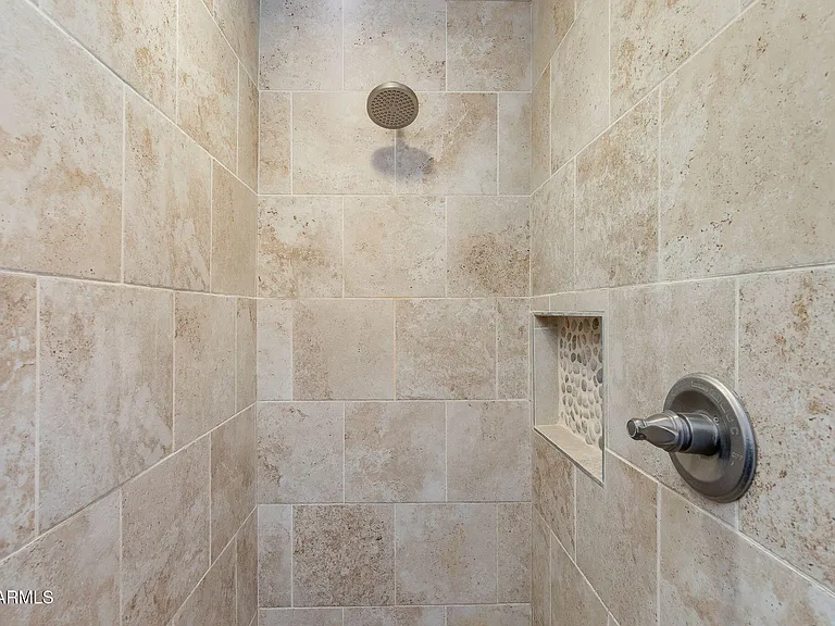 5002 E Mitchell Dr — Photo 17