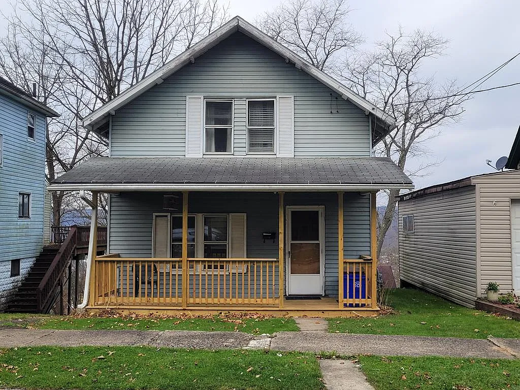 272 Linden Ave photo 1