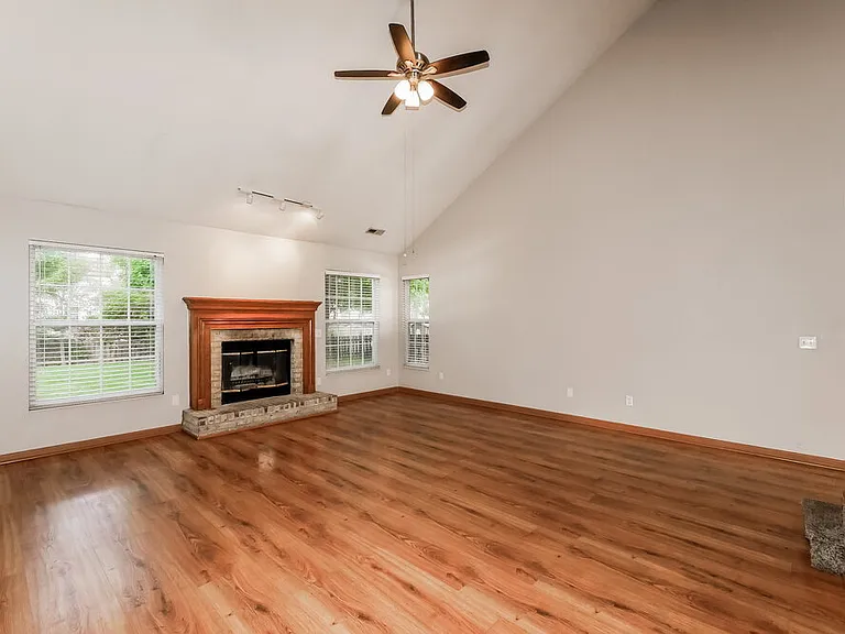 401 Creekstone Dr — Photo 6