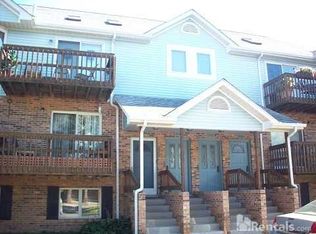 392 Pinewood Dr #118, Plymouth, MI 48170
