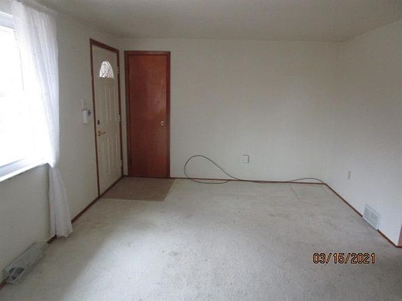 4th image of 410 Zeigler Ave