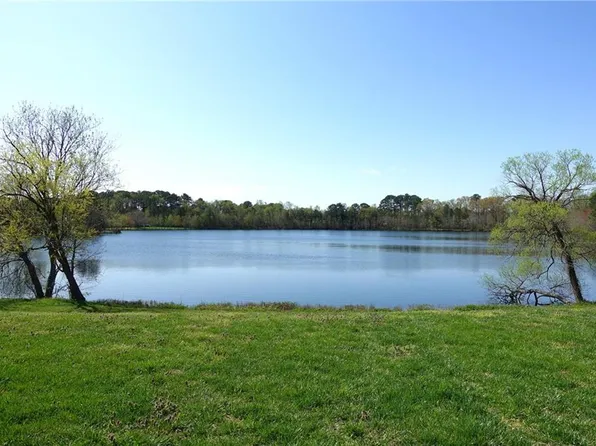 129 Lilburne Way, Yorktown, VA 23693