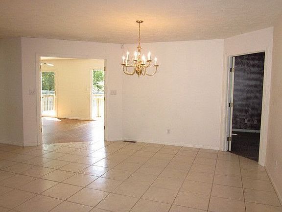 3rd image of 5377 Oakwood Dr