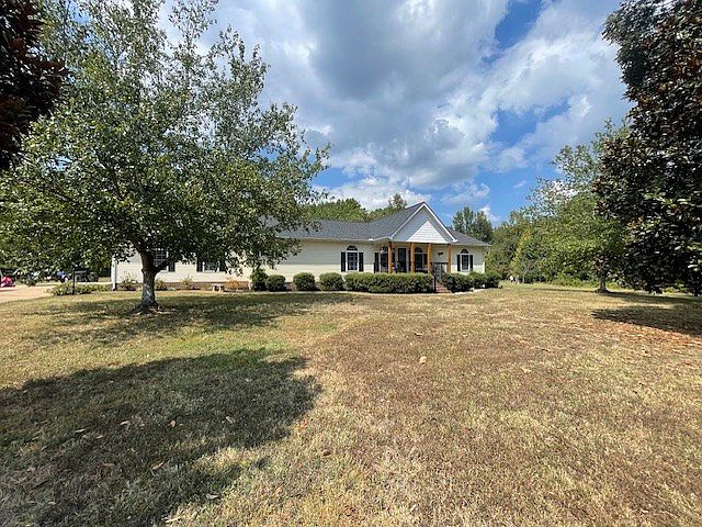 2nd image of 75 Meadowbrook Dr