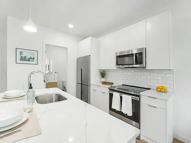 803 South — Photo 13