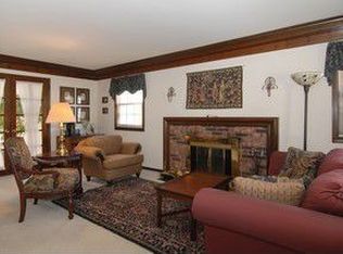 576 S 4th Ave, Des Plaines, IL 60016