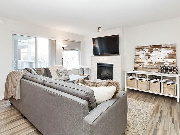 2nd image of 4783 Dawson St #201