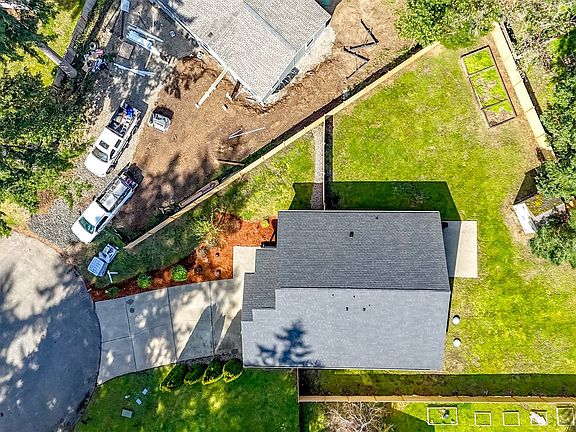 4th image of 2319 197th Avenue Ct SW