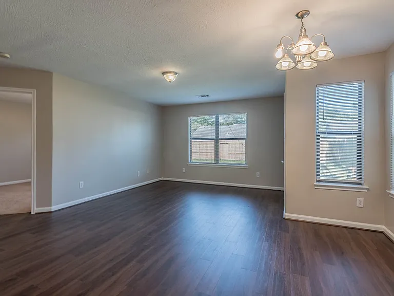 10233 Azalea Vlg — Photo 1