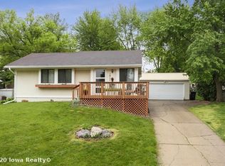 1611 Pleasant St, Adel, IA 50003