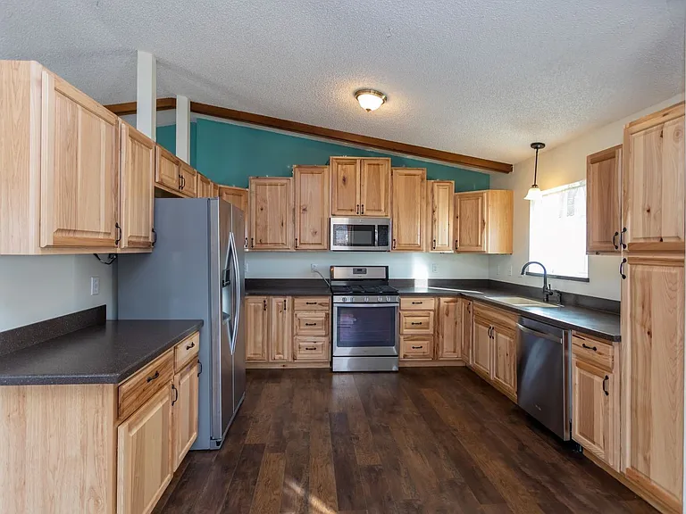 7673 Safari Cir — Photo 5