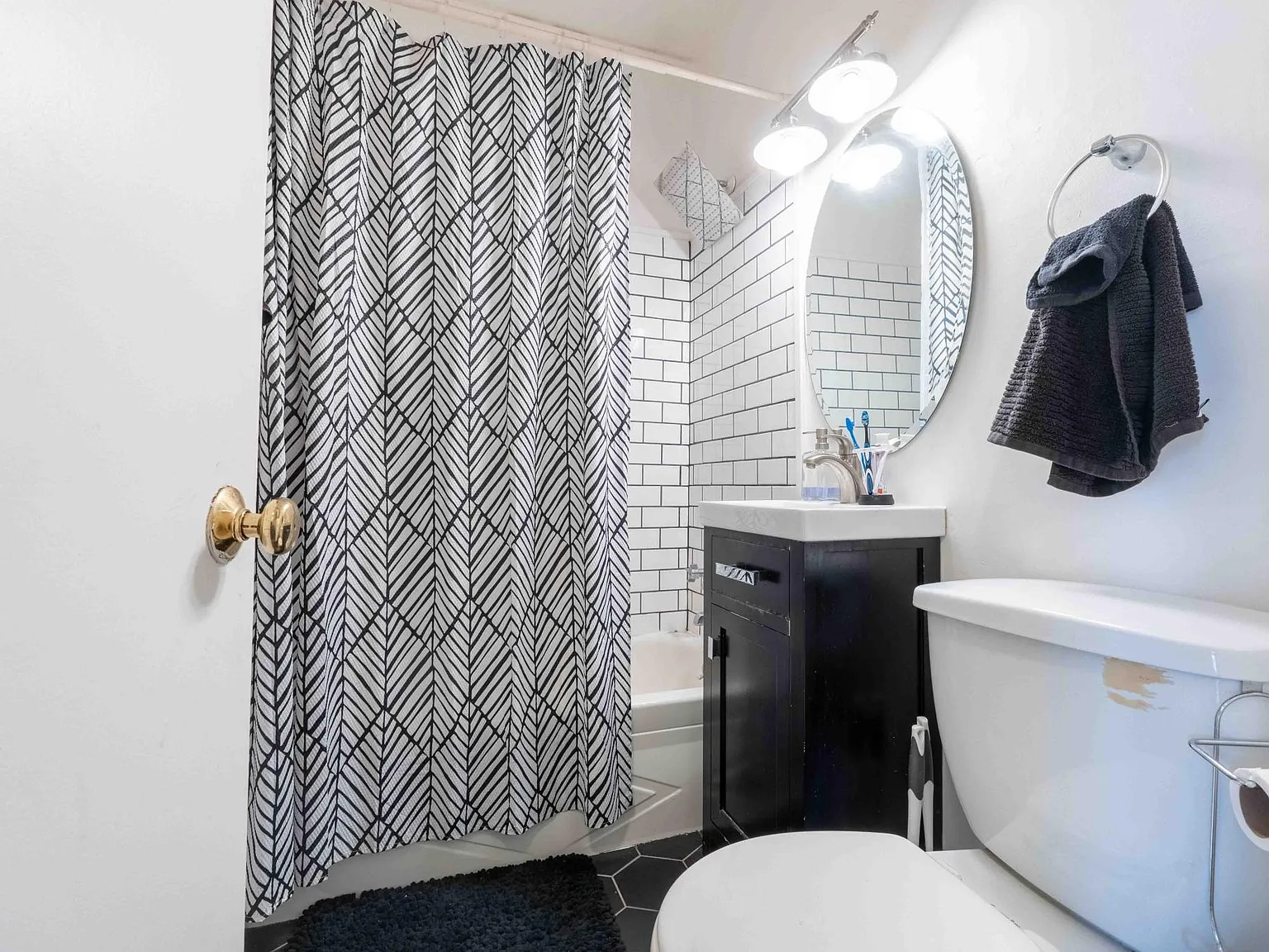 740 Cherry St SE — Photo 3