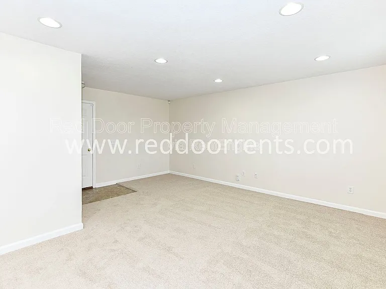 13340 Golden Gate Dr E — Photo 26