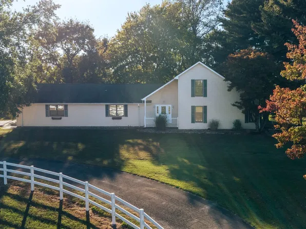 14573 Remington Rd, Marion, IL 62959