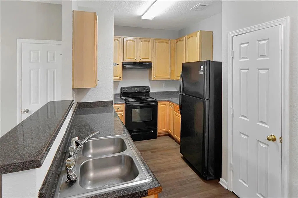 2 bed, 2.5 bath, $1,650 — Photo 4