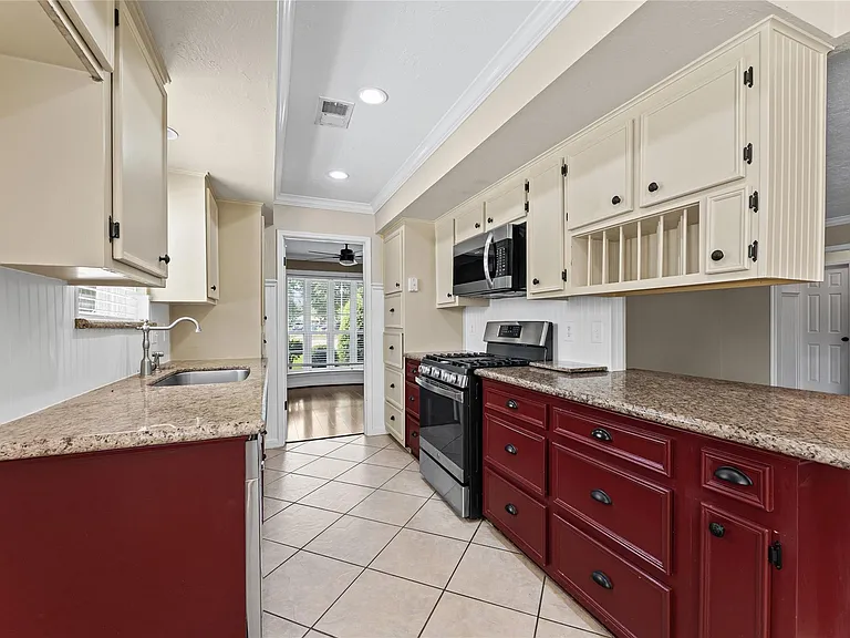 3202 Greenham Ct — Photo 9