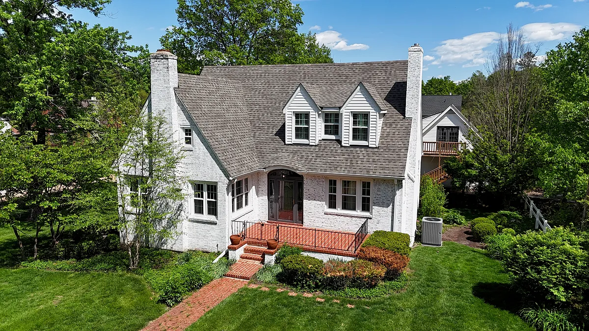 Building Photo - 654 N Kirkwood Rd