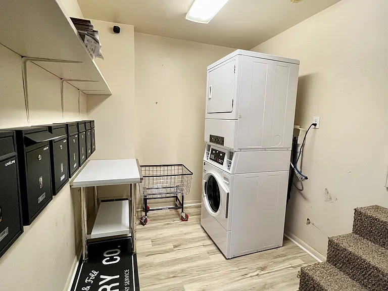 101 E Main St #1A — Photo 18
