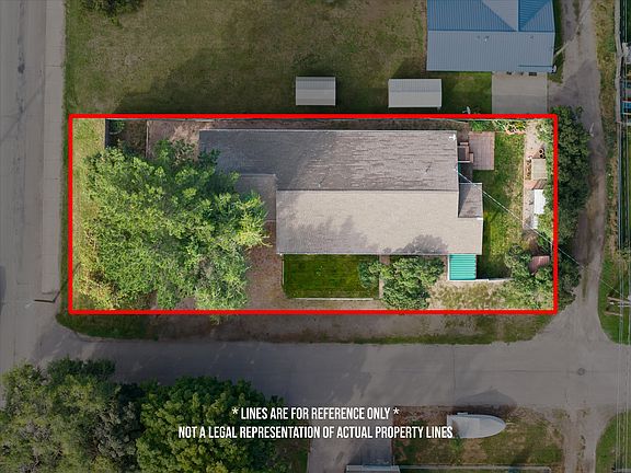 3rd image of 608 6th St E