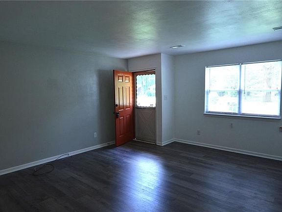 5th image of 137-A Marion Dr