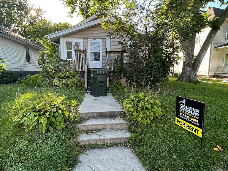 822 Hammond Ave — Photo 1