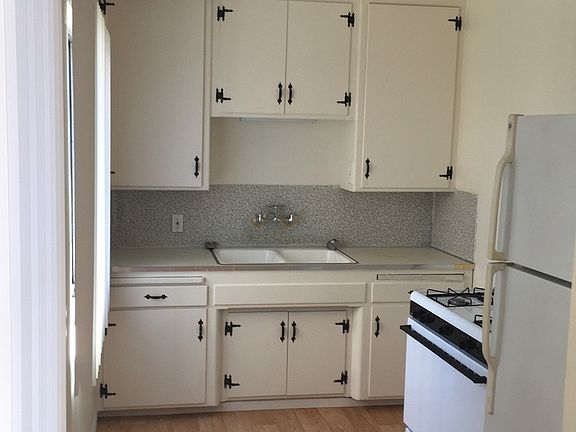3rd image of 4520-4522 Wilson Ave