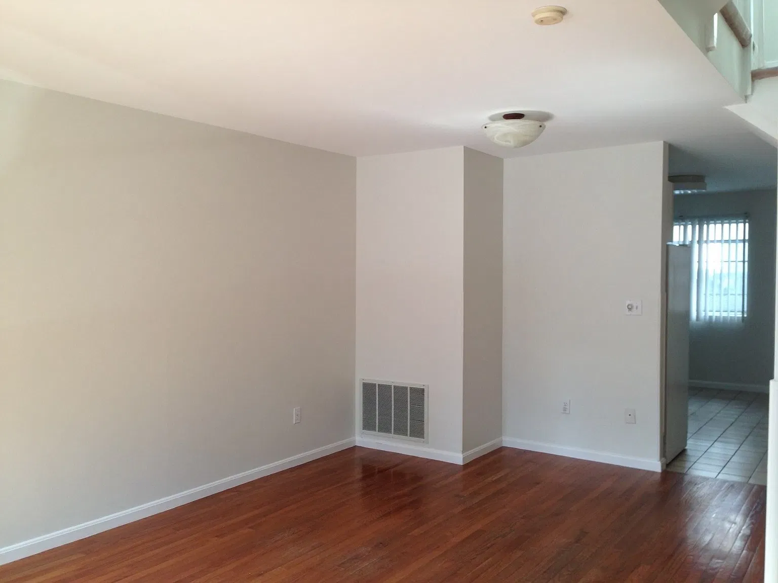 3 bed, 2.5 bath, 1850 sqft, $3,700 — Photo 2