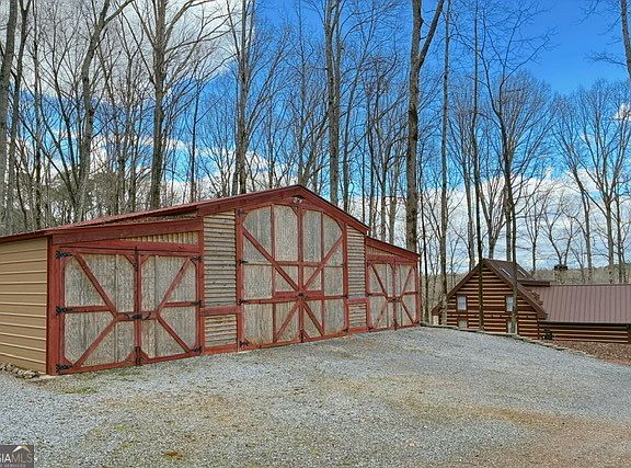 3rd image of 8 Hutchinson Lake Rd