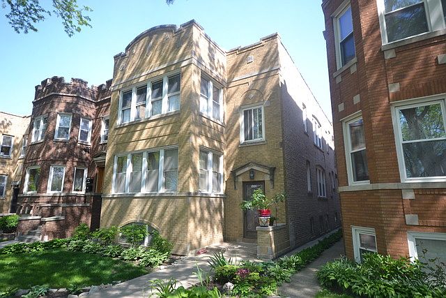 1st image of 5512 W Berteau Ave #2