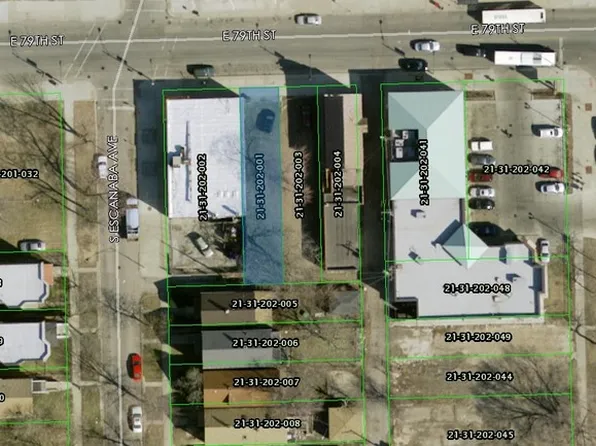 2907 E 79th St, Chicago, IL 60649