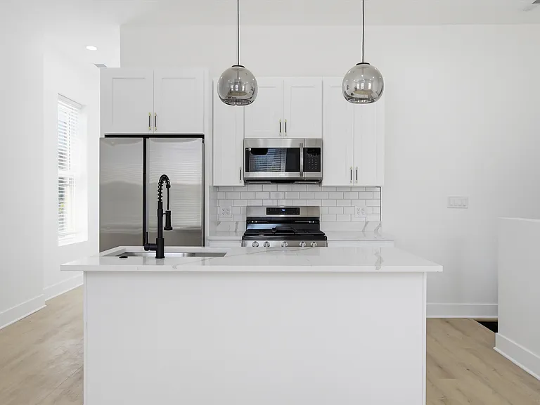 1838 N Damen Ave #3F — Photo 1