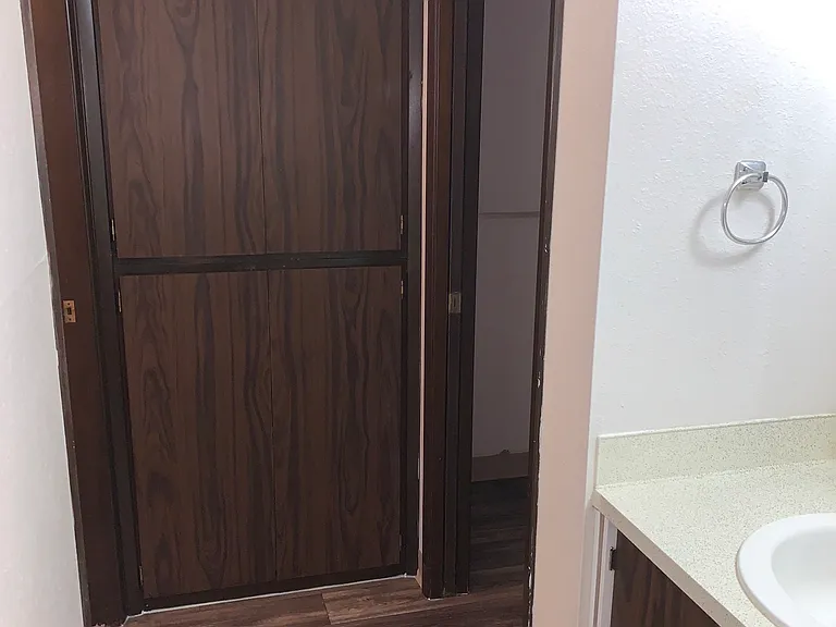 Hidden Lake Apartments — Photo 26