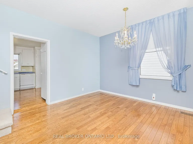 33 Victoria St — Photo 9