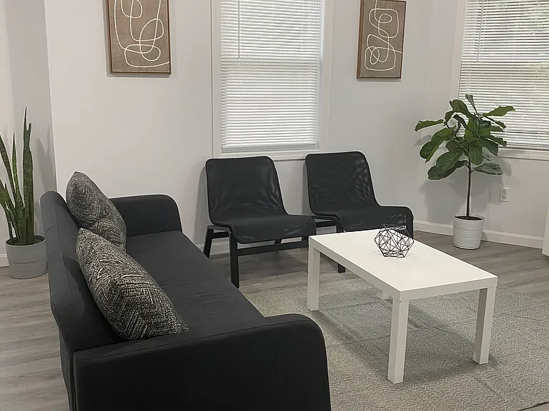 383 Academy Ave #2 — Photo 3