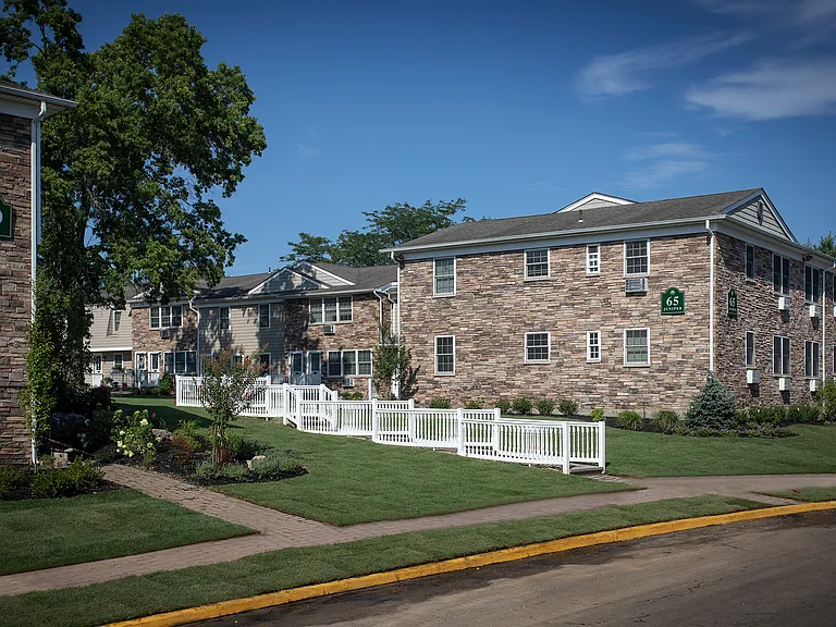 Fairfield Village At Commack — Photo 21