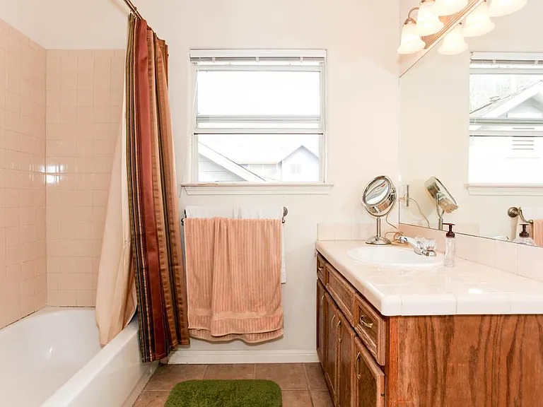 Master Bedroom Bathroom