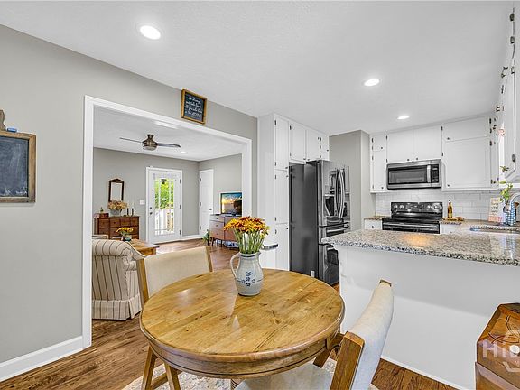 5th image of 121 Ashwood Drive