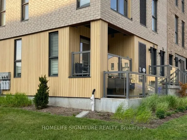16 Urbane Blvd, Kitchener, ON N2E 0J2