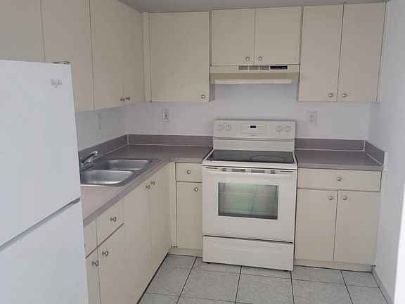 5th image of 5625 W 20th Ave APT 305