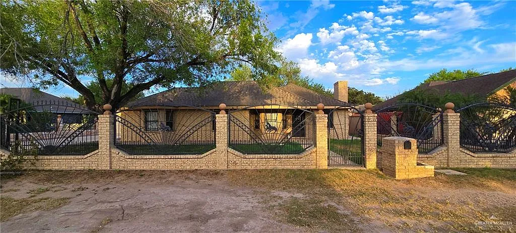 3 bed, 2.5 bath, 2172 sqft, $1,750 — Photo 2