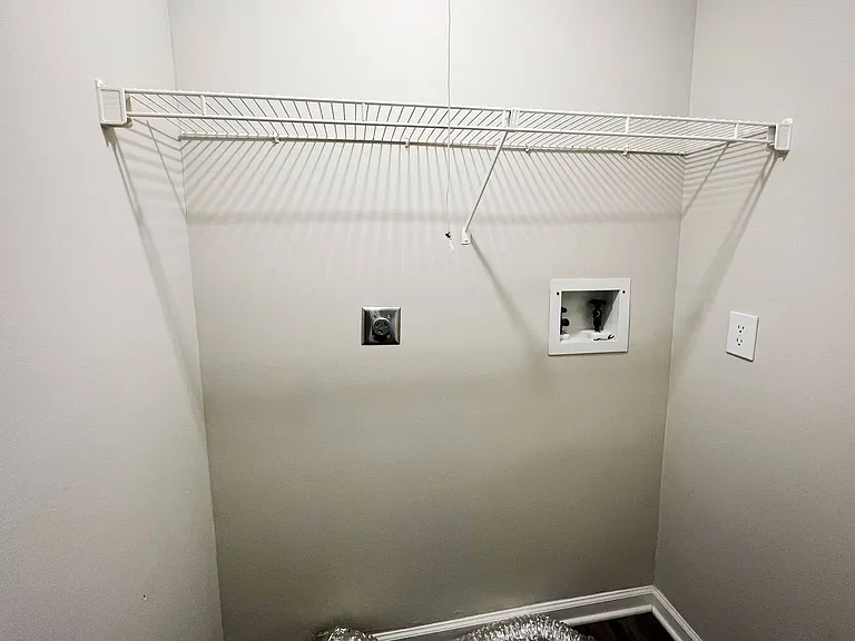 Woodhills Apartments — Photo 69
