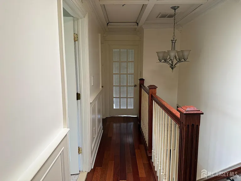 118 Swarthmore Ter — Photo 15
