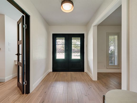 5th image of 620 Cox Dr