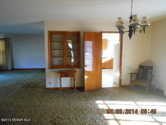 4th image of 925 S Elm Ave