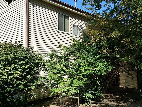 2nd image of 423 Westwinds Dr