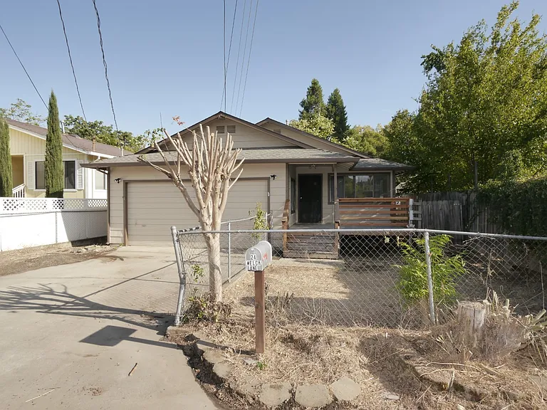 24 Welch Ln — Photo 1