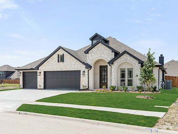 3rd image of 325 London Dr