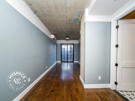 187 Kent Ave