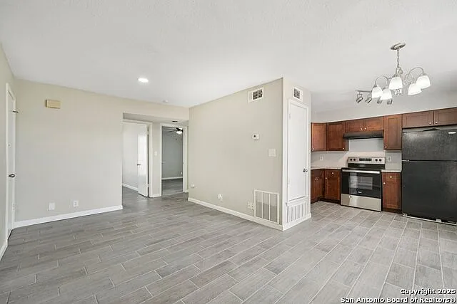 10609 Starcrest Dr #10611 — Photo 9